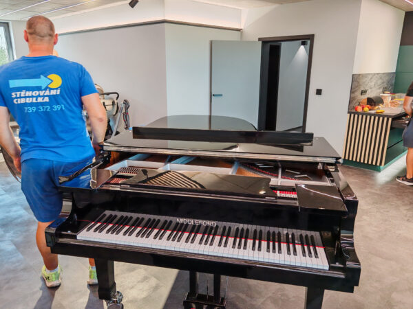 Stěhování klavíru